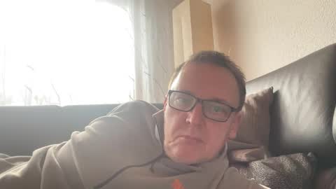 Snapshot of tom6644 chatting on February 7, 12:06 pm Tom online show from February 7, 12:06 pm