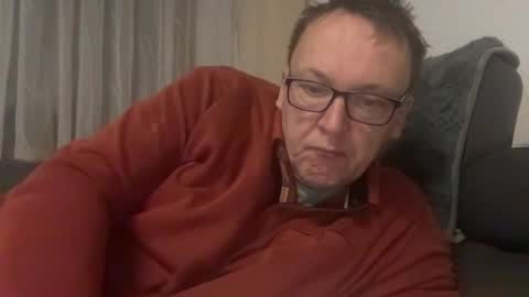 Snapshot of tom6644 chatting on December 18, 7:14 am Tom online show from December 18, 7:14 am