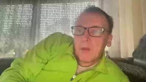 Tom online show from March 28, 3:44 pm