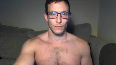 Snapshot of tom90ukx chatting on January 31, 3:33 pm tom90ukx online show from January 31, 3:33 pm