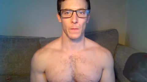 Snapshot of tom90ukx chatting on February 28, 10:30 am tom90ukx online show from February 28, 10:30 am