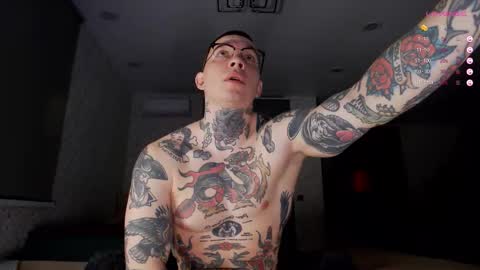 tom__ice online show from January 18, 2:04 am