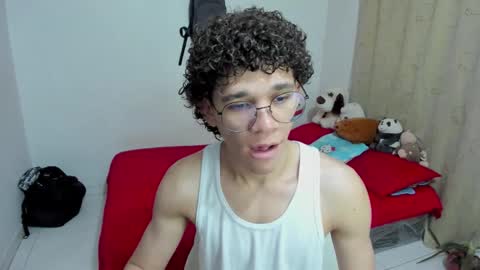 Snapshot of tom_blue10 chatting on September 30, 12:21 pm Tom Blue online show from September 30, 12:21 pm