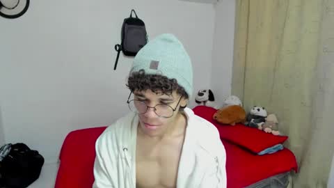 Snapshot of tom_blue10 chatting on October 1, 12:33 pm Tom Blue online show from October 1, 12:33 pm