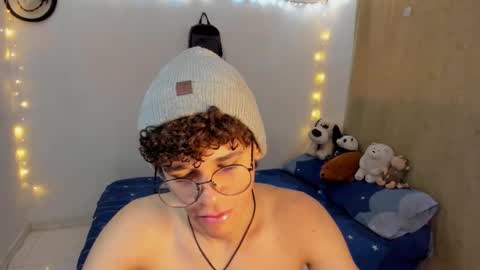 Snapshot of tom_blue10 chatting on November 27, 1:02 pm Tom Blue online show from November 27, 1:02 pm