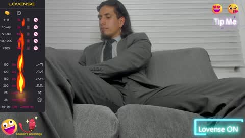 Snapshot of tom_blunt96 chatting on December 4, 2:53 am TOM online show from December 4, 2:53 am
