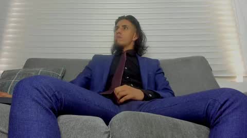 Snapshot of tom_blunt96 chatting on December 7, 3:08 pm TOM online show from December 7, 3:08 pm