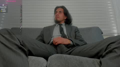 Snapshot of tom_blunt96 chatting on December 17, 5:47 pm TOM online show from December 17, 5:47 pm