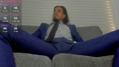 Snapshot of tom_blunt96 chatting on December 24, 5:55 pm TOM online show from December 24, 5:55 pm