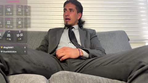 Snapshot of tom_blunt96 chatting on January 2, 7:29 pm TOM online show from January 2, 7:29 pm