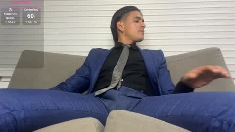 Snapshot of tom_blunt96 chatting on January 21, 2:22 am TOM online show from January 21, 2:22 am