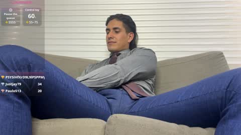 Snapshot of tom_blunt96 chatting on January 31, 5:21 pm TOM online show from January 31, 5:21 pm