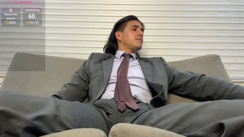 Snapshot of tom_blunt96 chatting on February 3, 3:31 am TOM online show from February 3, 3:31 am