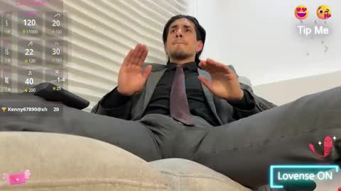 Snapshot of tom_blunt96 chatting on February 25, 4:35 am TOM online show from February 25, 4:35 am