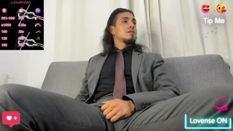 Snapshot of tom_blunt96 chatting on November 10, 5:06 am TOM online show from November 10, 5:06 am