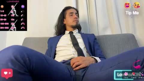 Snapshot of tom_blunt96 chatting on November 22, 4:22 am TOM online show from November 22, 4:22 am