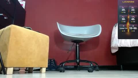 Snapshot of tom_brown12 chatting on February 14, 12:03 pm Tom online show from February 14, 12:03 pm