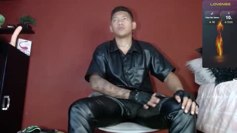 Snapshot of tom_brown12 chatting on February 15, 6:55 pm Tom online show from February 15, 6:55 pm