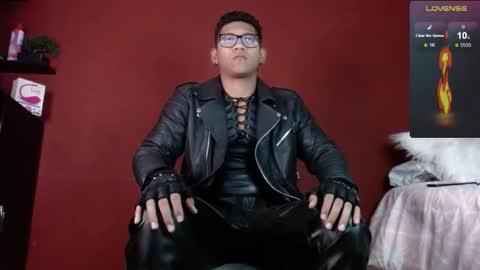 Snapshot of tom_brown12 chatting on February 20, 9:55 am Tom online show from February 20, 9:55 am