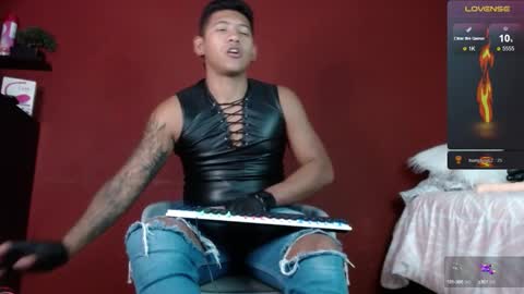 Snapshot of tom_brown12 chatting on February 21, 2:17 am Tom online show from February 21, 2:17 am