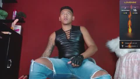 Snapshot of tom_brown12 chatting on February 23, 1:35 am Tom online show from February 23, 1:35 am