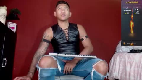 Snapshot of tom_brown12 chatting on February 23, 3:40 pm Tom online show from February 23, 3:40 pm