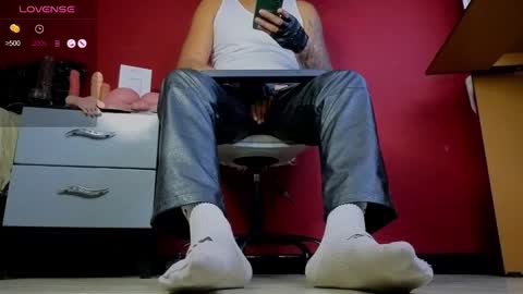 Snapshot of tom_brown12 chatting on December 1, 12:48 am Tom online show from December 1, 12:48 am