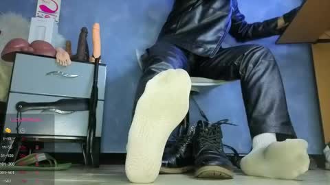 Tom online show from April 19, 2:33 am