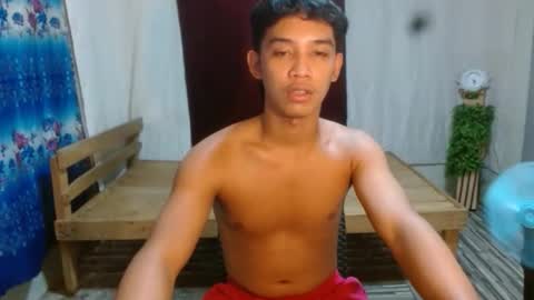 Snapshot of tom_denzel chatting on February 8, 12:52 pm jay online show from February 8, 12:52 pm