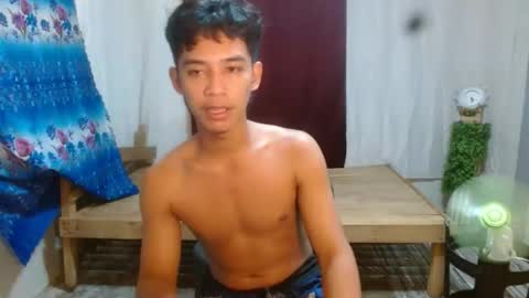 Snapshot of tom_denzel chatting on February 11, 8:08 am jay online show from February 11, 8:08 am