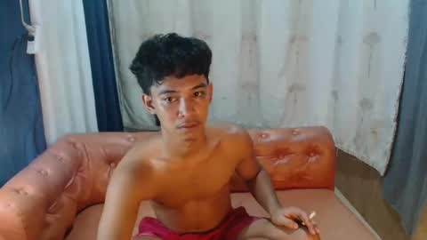 Snapshot of tom_denzel chatting on February 28, 9:10 am jay online show from February 28, 9:10 am