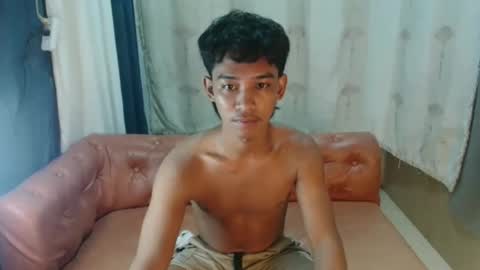 Snapshot of tom_denzel chatting on March 1, 5:04 pm jay online show from March 1, 5:04 pm