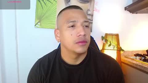 Snapshot of tom_muscle1 chatting on December 24, 11:06 am Tom muscle1 online show from December 24, 11:06 am