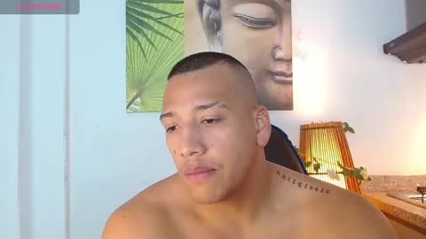 Snapshot of tom_muscle1 chatting on February 5, 4:03 pm Tom muscle1 online show from February 5, 4:03 pm