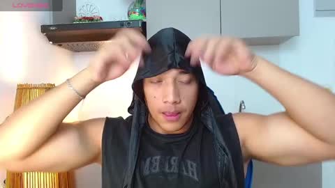 Snapshot of tom_muscle1 chatting on February 7, 3:08 pm Tom muscle1 online show from February 7, 3:08 pm