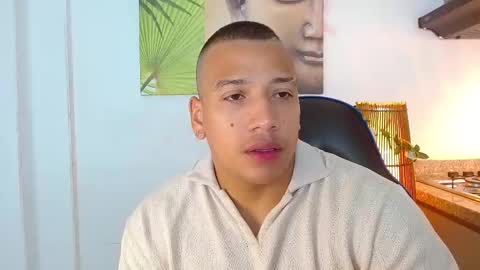 Snapshot of tom_muscle1 chatting on February 26, 11:52 am Tom muscle1 online show from February 26, 11:52 am