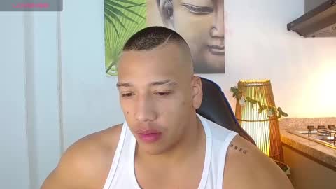 Snapshot of tom_muscle1 chatting on March 1, 12:01 pm Tom muscle1 online show from March 1, 12:01 pm