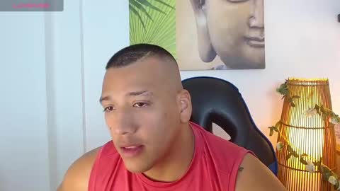 Snapshot of tom_muscle1 chatting on March 8, 6:16 pm Tom muscle1 online show from March 8, 6:16 pm