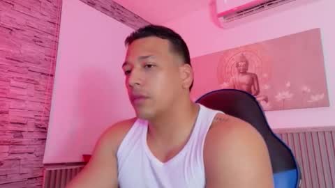 Tom muscle1 online show from December 22, 12:02 pm