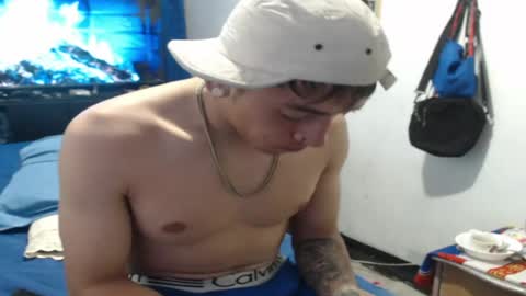 tomas_turbado_ online show from April 25, 5:54 am