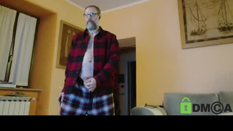 Snapshot of tomasmilian77 chatting on December 15, 1:02 am Tomas Milian online show from December 15, 1:02 am