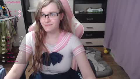 Snapshot of tomato_tease chatting on September 19, 7:03 pm tomato_tease online show from September 19, 7:03 pm