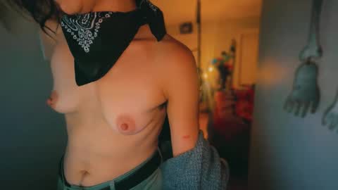 tomboy_titties online show from September 17, 8:27 am