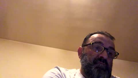 Snapshot of tomcop11111 chatting on October 16, 12:11 am tomcop11111 online show from October 16, 12:11 am