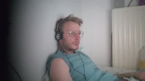 tomekwrona23 online show from May 2, 4:56 pm