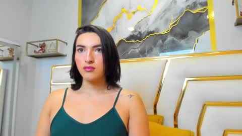 Snapshot of tomlondon_ chatting on March 2, 11:39 am online show from March 2, 11:39 am