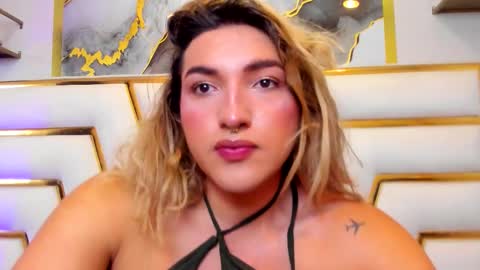 Snapshot of tomlondon_ chatting on December 17, 2:23 pm online show from December 17, 2:23 pm