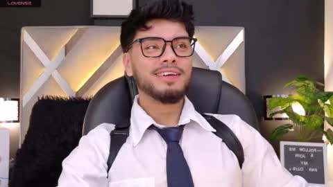 Snapshot of tommiduboiss chatting on November 8, 4:45 am Tommy Dubois online show from November 8, 4:45 am