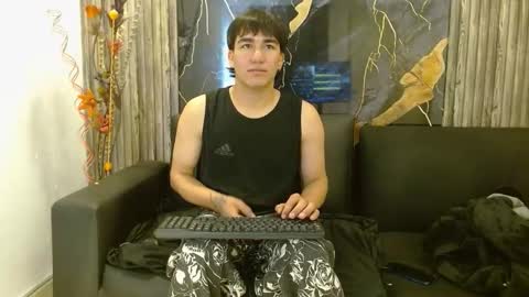 Snapshot of tommy160920 chatting on November 14, 2:16 pm tommy160920 online show from November 14, 2:16 pm