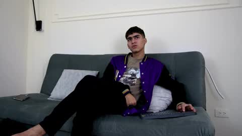 Tommy  online show from February 16, 6:43 am